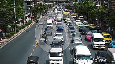Featured image for Beach Traffic Jams: Avoiding Crowded Roads